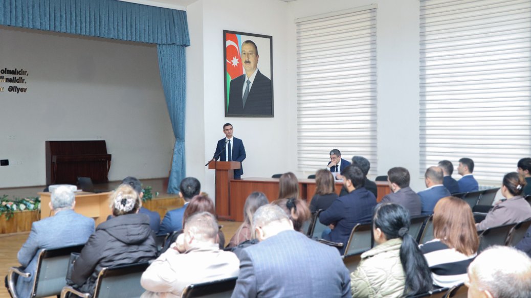 İstehlak bazarında fəaliyyət göstərən sahibkarlarla görüş keçirilib