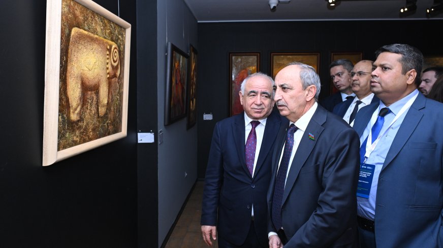 “Təsviri incəsənətdə Qərbi Azərbaycan hekayəsi” mövzusunda rəsm müsabiqəsinin yekun sərgisinin açılışı olub