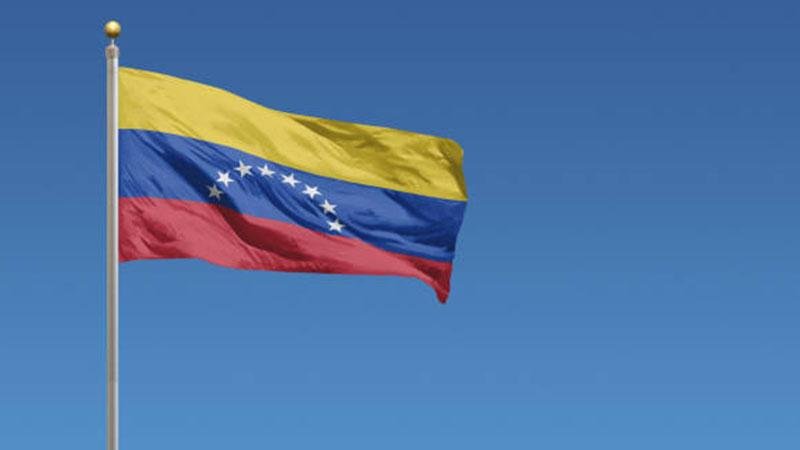 Venezuela, ABD'nin talebi üzerine göçmenler için geri dönüş uçuşlarını yeniden başlatacak