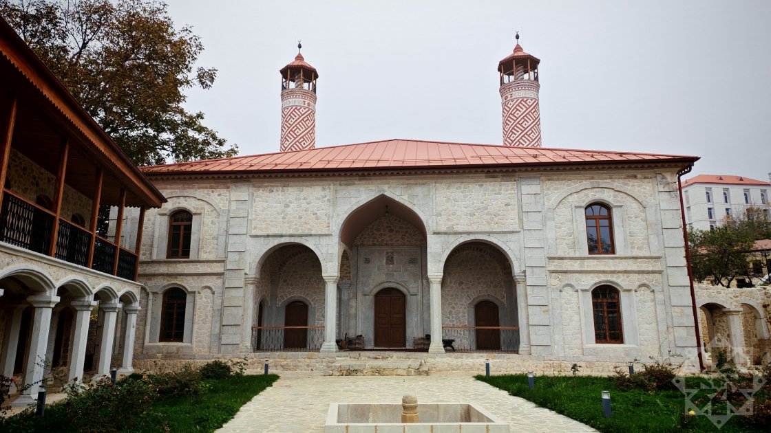 Aşağı Gövhər Ağa Məscidi: Şuşanın tarixi-memarlıq irsinin nadir nümunəsi