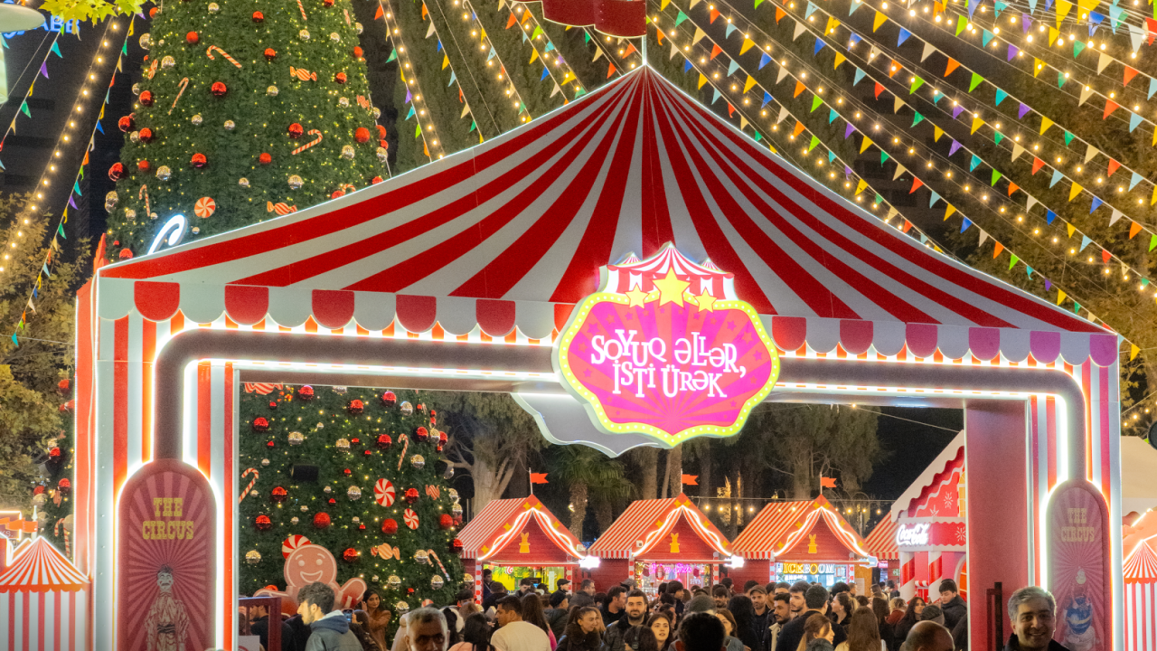 Bakı şəhərinin sevilən "Qış nağılı" yenidən Fəvvarələr meydanında!