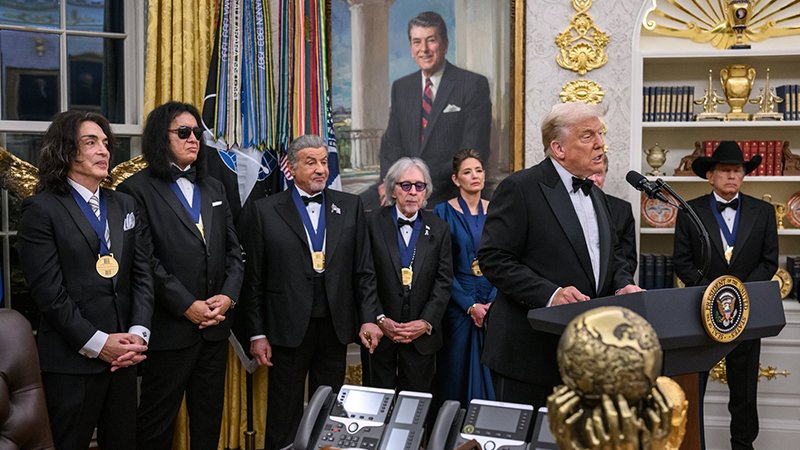 Trump: Uyuşturucu kaçakçılığına karşı kara operasyonlarını da başlatacağız