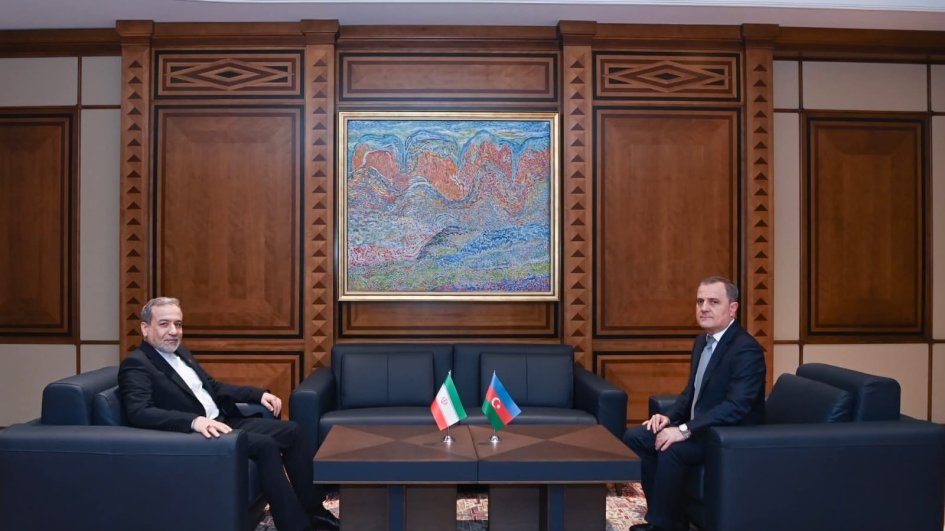 Azerbaijani, Iranian FMs meet in Baku