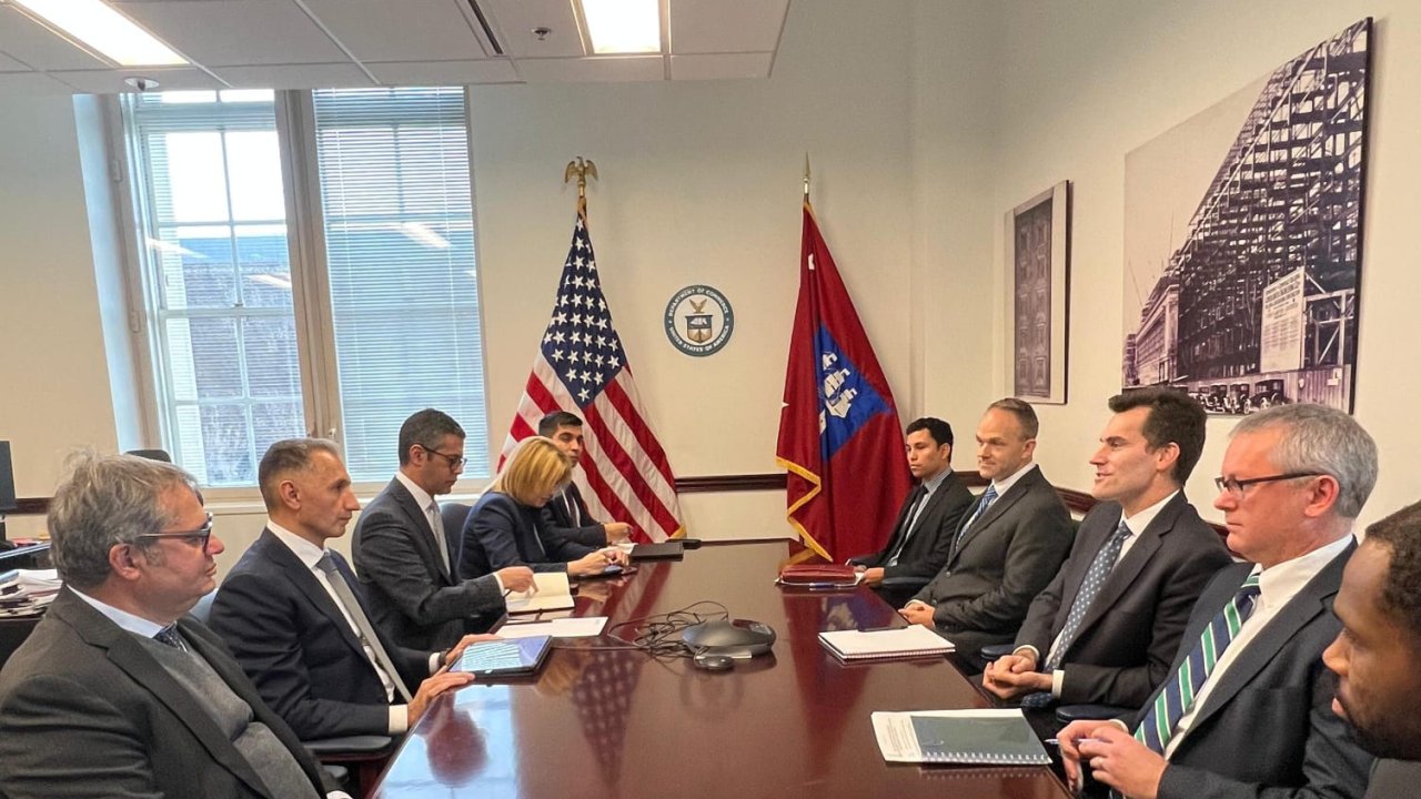 Rəşad Nəbiyev ABŞ Ticarət Departamenti katibinin müavinləri ilə görüşüb