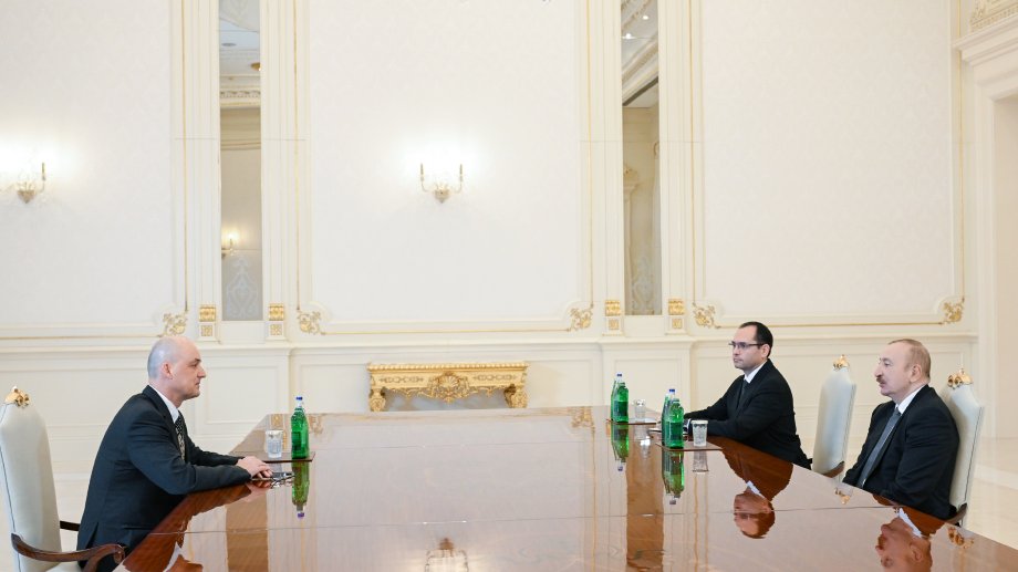 President Ilham Aliyev receives President of John Deere for CIS and Central Asia