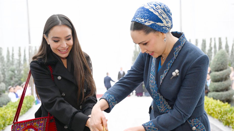 Heydər Əliyev Fondunun vitse-prezidenti Leyla Əliyeva Türkmənistanda Qayğıya ehtiyacı olan uşaqlara yardım üzrə xeyriyyə Fondunun Avaza filialının açılış mərasimində iştirak edib