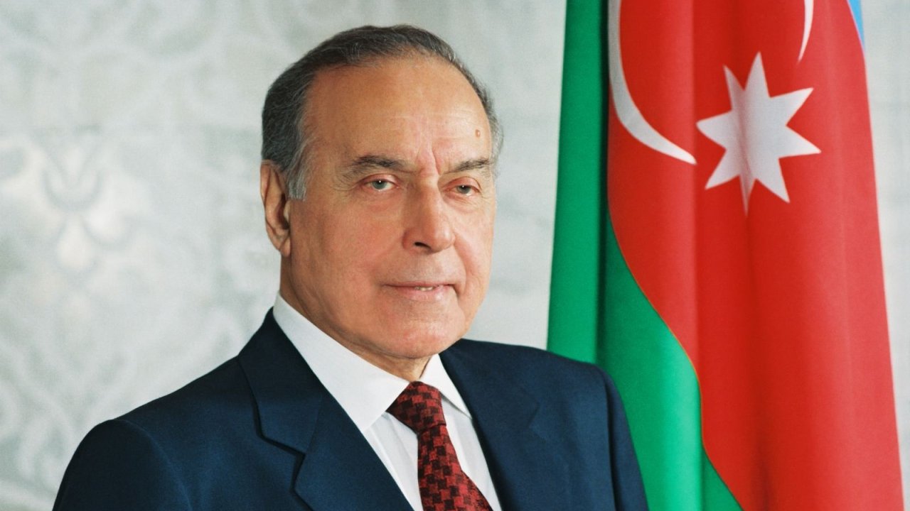 Azerbaijan marking Day of Remembrance for National Leader Heydar Aliyev