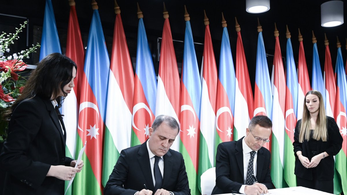 Budapeştdə Azərbaycan–Macarıstan Strateji Dialoqunun 3-cü iclası keçirilib