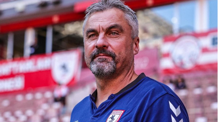 Türkiyə klubu almaniyalı baş məşqçi ilə müqaviləni yeniləyəcək