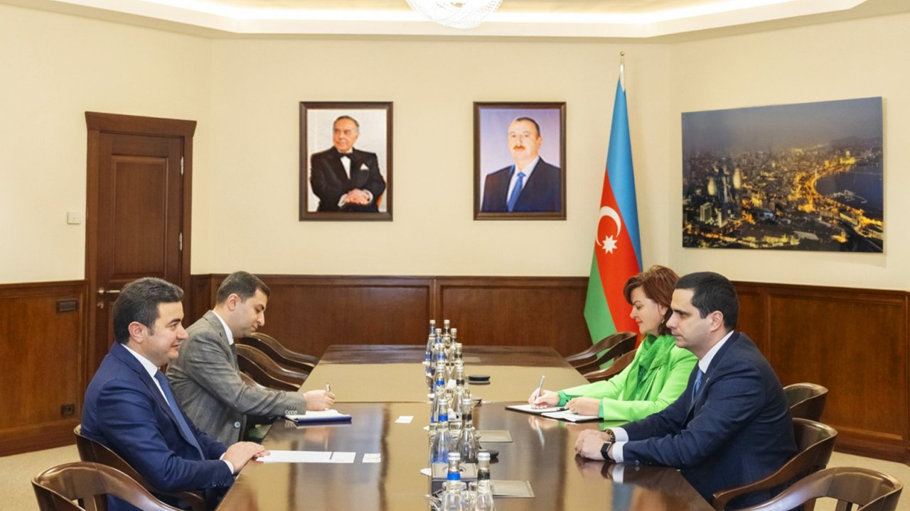 Bakı–Bratislava–Bakı marşrutu üzrə uçuşlara gələn ildən başlanılacaq