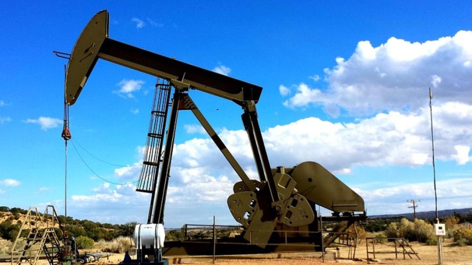 Qazaxıstanda neft hasilatı və ixracı artıb