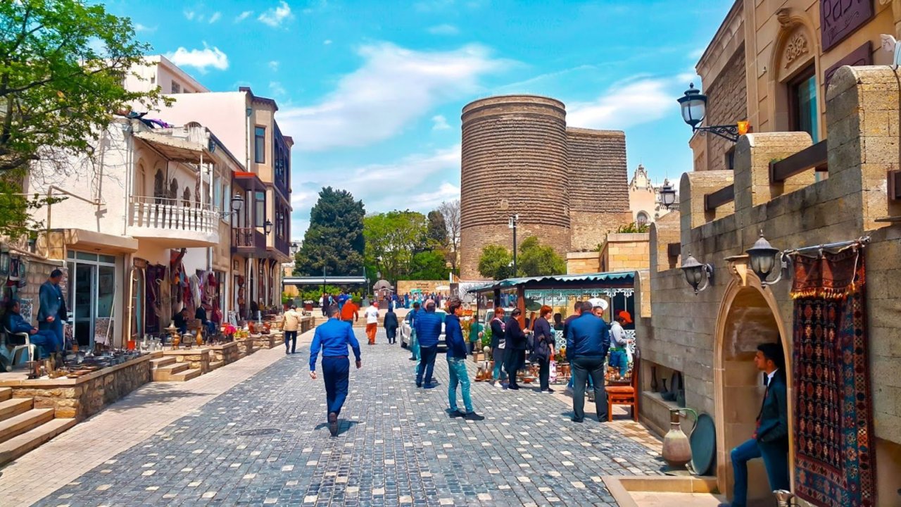 Azərbaycana səfər edən əcnəbilərin sayı açıqlanıb