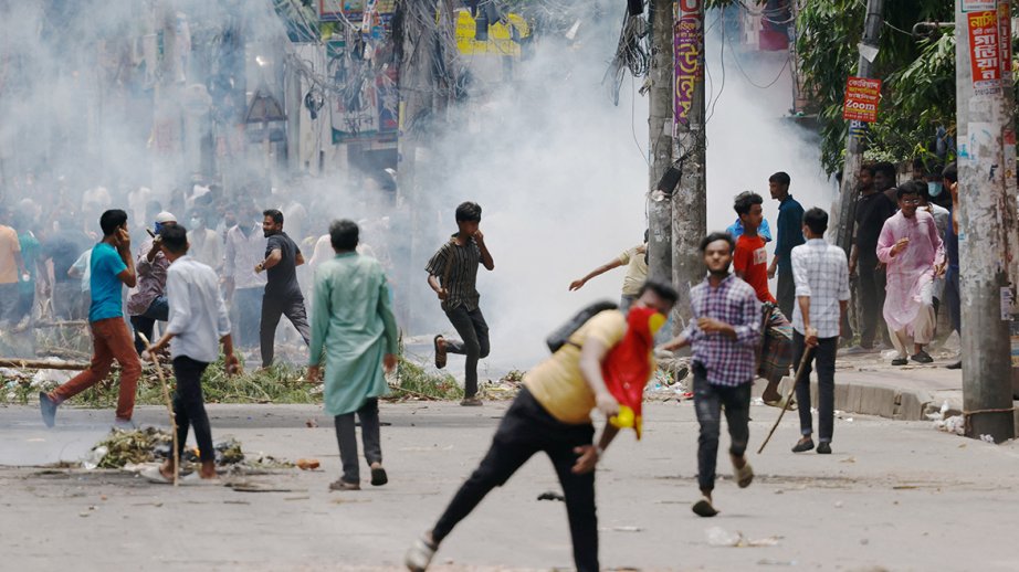 Dəkkədə hindistanlı diplomat hücuma məruz qalıb