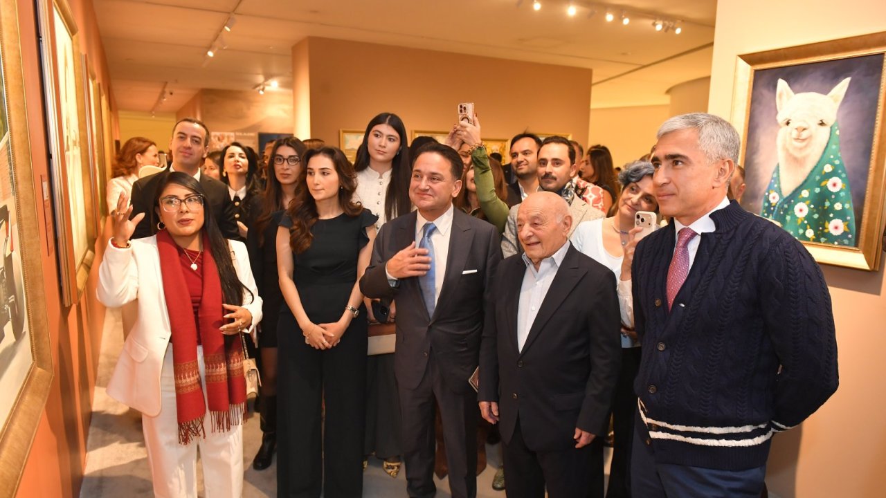 Perulu rəssam Sol Alexonun alpakaları Bakıda Heydər Əliyev Mərkəzində
