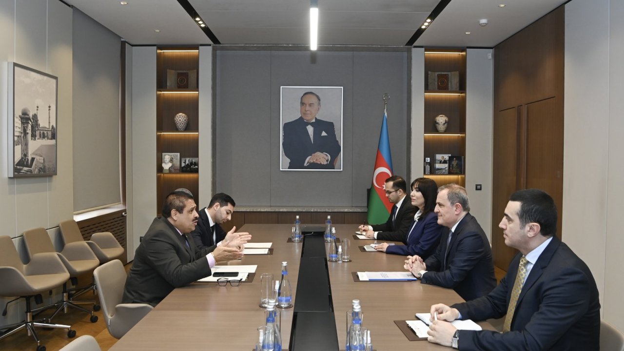 Ceyhun Bayramov Kolumbiyanın ölkəmizdəki səfirini qəbul edib