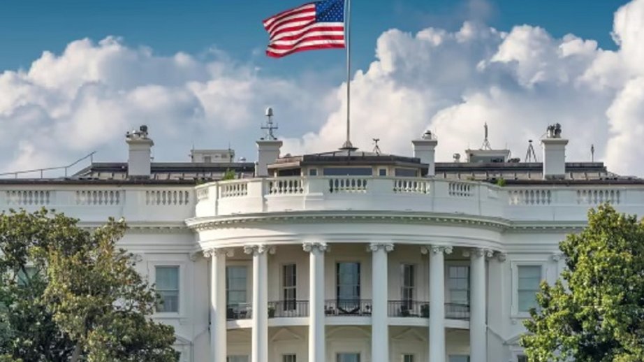 Tramp administrasiyası 48 xarici diplomatik nümayəndəliyin rəhbərini geri çağıracaq