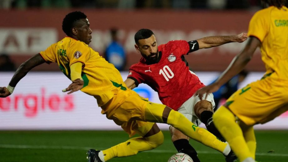 Salah scores Egypt’s late winner to beat Zimbabwe 2-1 in Africa Cup