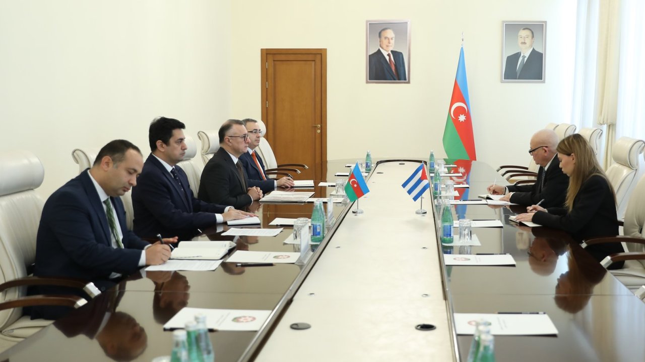 Azerbaijan, Cuba discuss healthcare cooperation