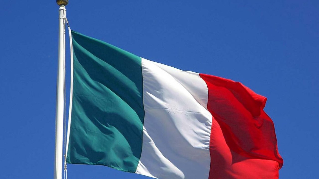İtaliya dövlət himninin mətnində dəyişiklik edib