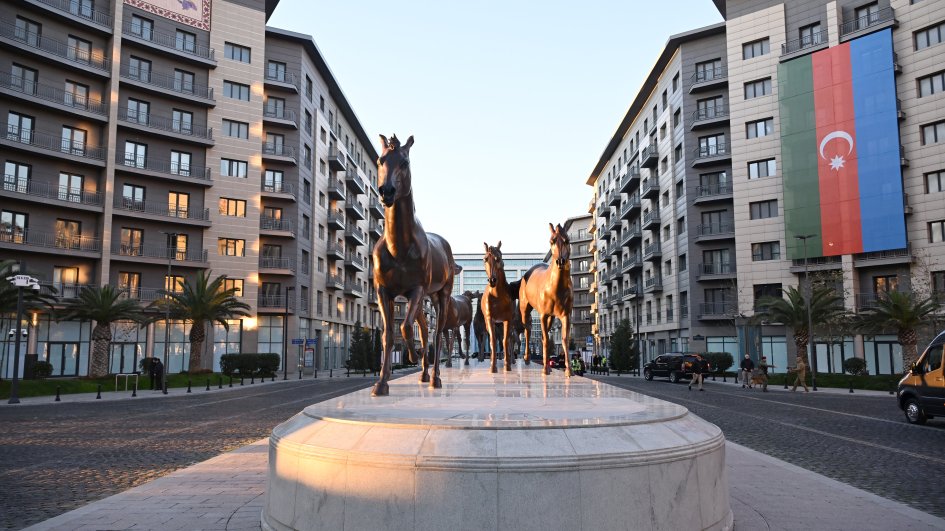 President Ilham Aliyev visited Baku White City