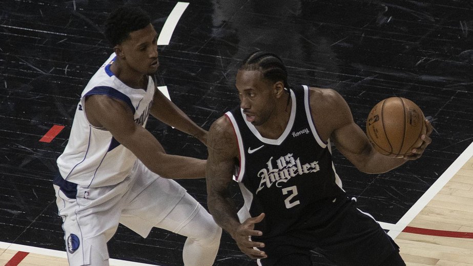 Leonard scores a career-best 55 points to lead the Clippers past the East-leading Pistons 112-99