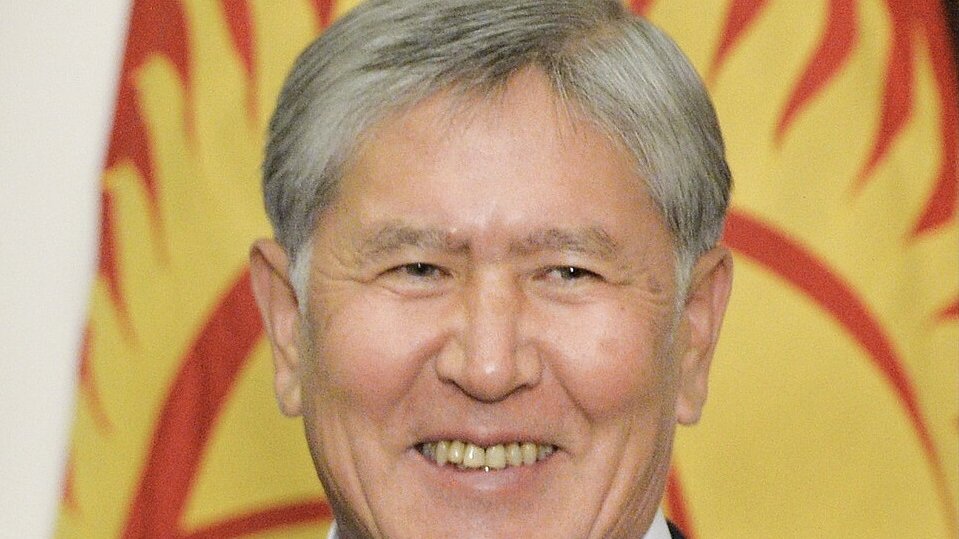 Qırğızıstanın sabiq prezidenti bütün dövlət mükafatlarından məhrum edildi