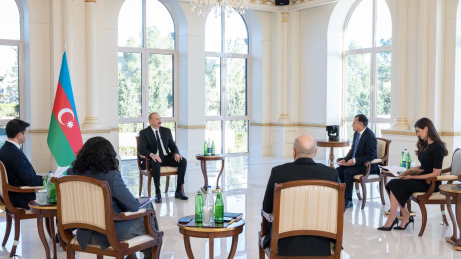Prezident İlham Əliyev: Naxçıvanı Türkiyə ilə də birləşdirə biləcək dəmir yolu mütləq olmalıdır