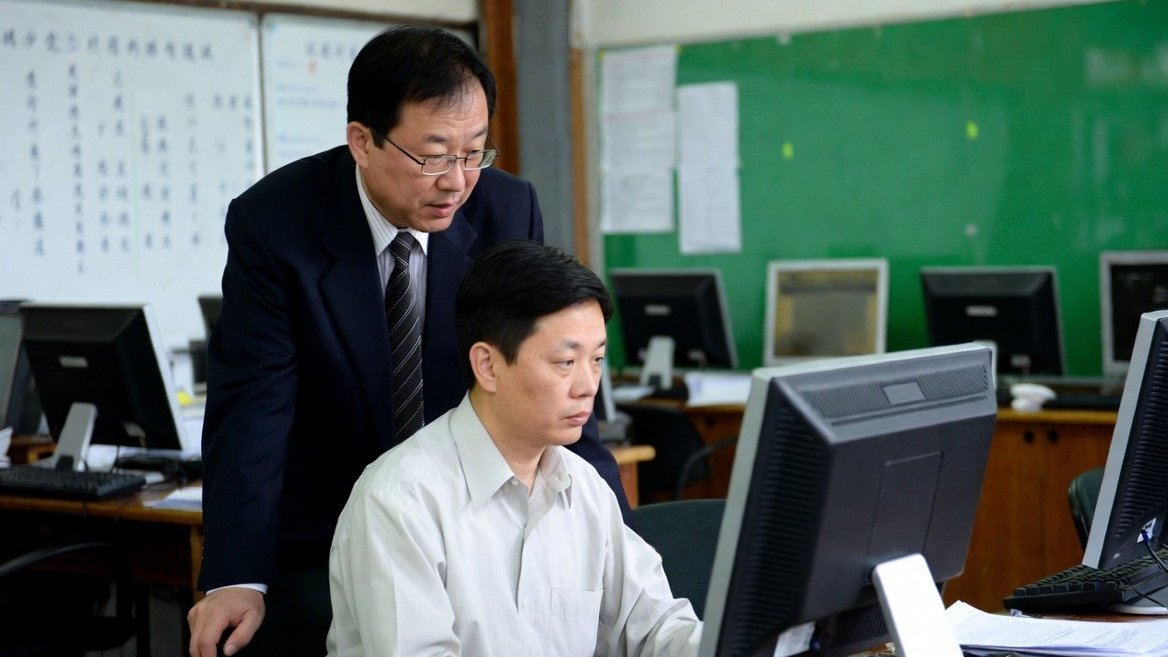 Çin internet mediasına nəzarəti sərtləşdirib