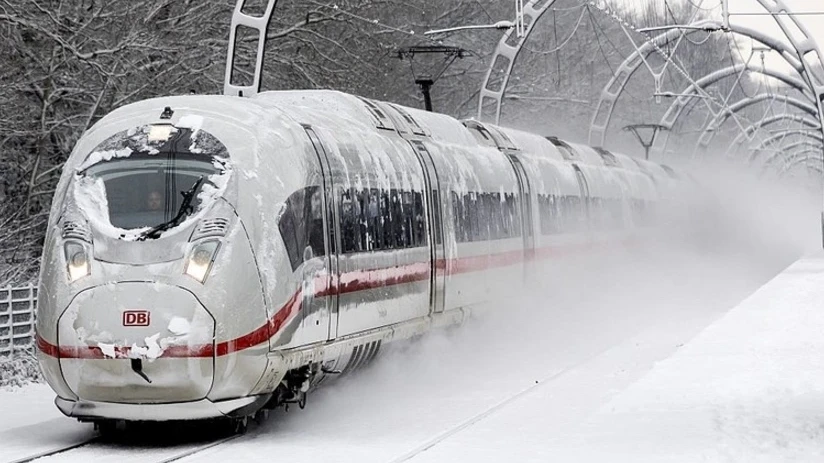 Niderlandda aviareyslər ləğv edilib, qatarların hərəkətində problem yaranıb