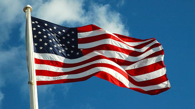 ABD'de ICE polisleri, göçmen operasyonlarını izleyen ABD vatandaşını silahla vurdu