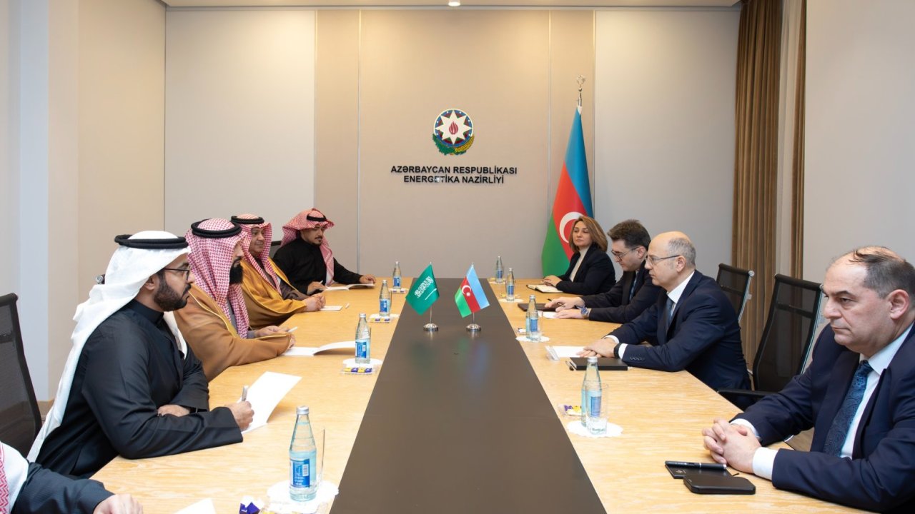 Azerbaijan, Saudi Arabia discuss energy cooperation