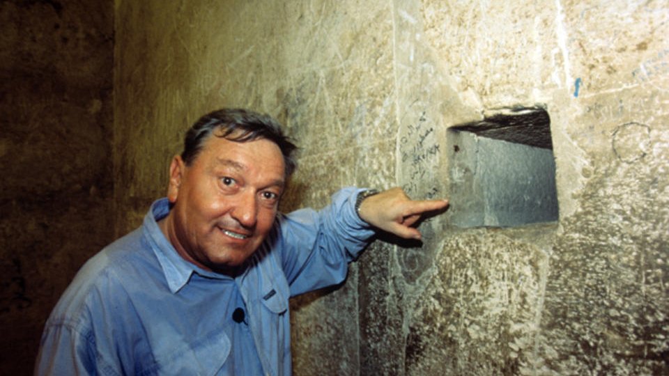 Yazar Erich von Daniken yaşamını yitirdi