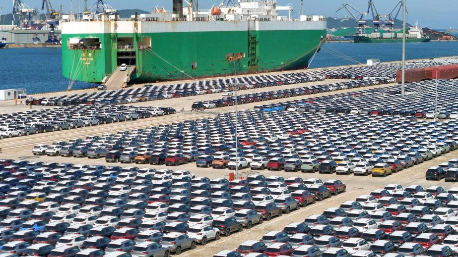 Canada agrees to cut tariff on Chinese EVs in return for lower tariffs on Canadian farm products