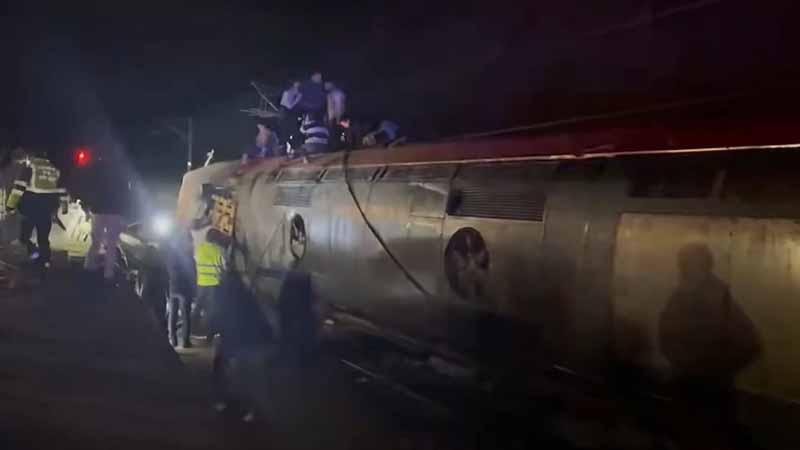 İspanya'da tren kazası: 39 ölü