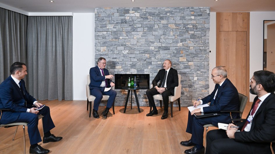 President Ilham Aliyev meets with Chief Executive Officer of Vitol in Davos