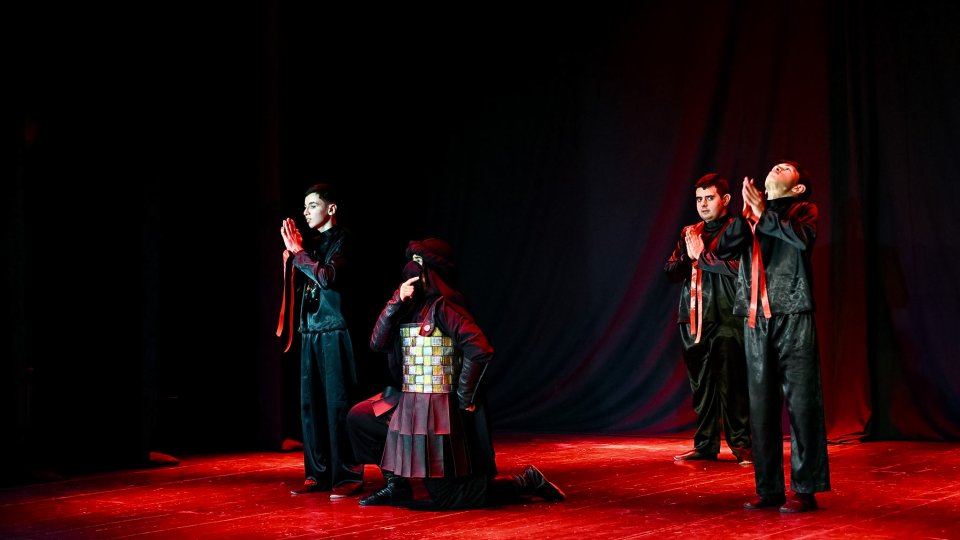 Ölkəmizdə ilk dəfə inklüziv və autizm spektrində olan uşaqların iştirakı ilə qarabasma janrında bədii səhnə əsəri nümayiş etdirilib