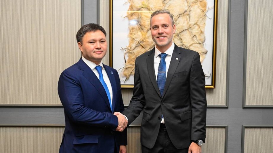 “KazMunayQaz” və “ExxonMobil” neftin əlavə ixrac marşrutlarının inkişafını müzakirə edib