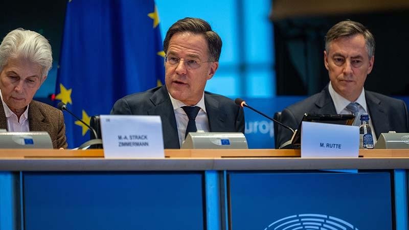Rutte: Avrupa, Ukrayna'ya gerekli miktarda silah sağlayacak durumda değil