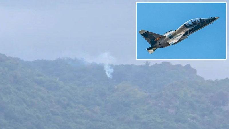 Vietnam'da askeri uçak düştü