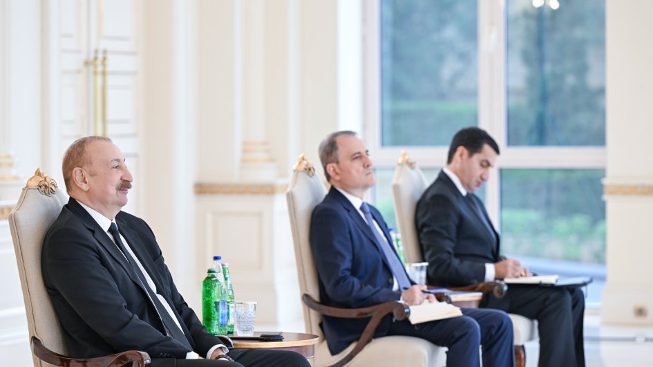 Prezident İlham Əliyev İndoneziya Prezidentini Azərbaycana səfərə dəvət edib