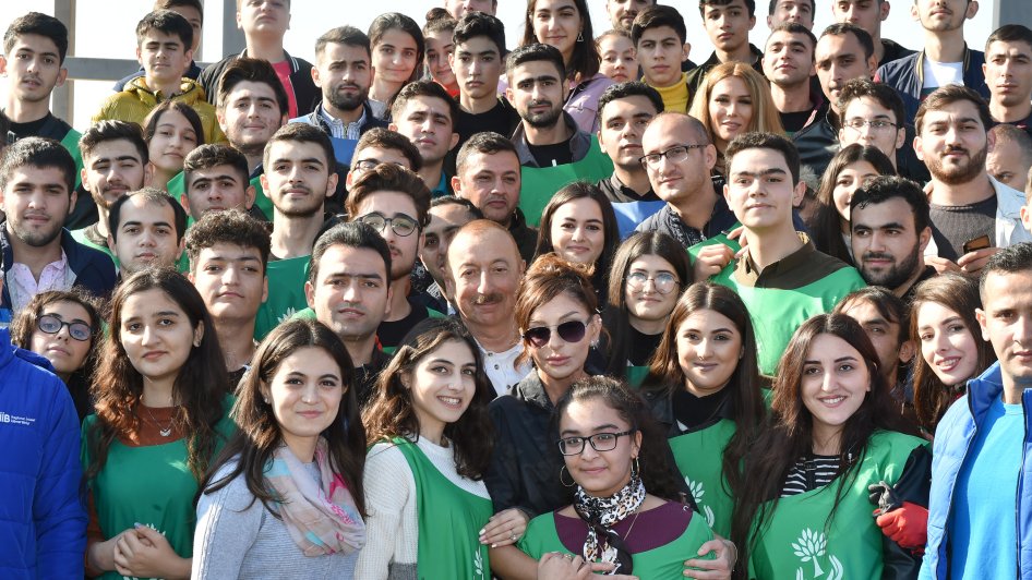 Keçmişdən güc, bu gündən ilham alaraq sabaha doğru