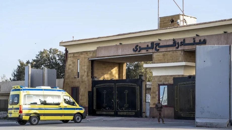 İlk fələstinlilər “Rəfah” məntəqəsi vasitəsilə Misirdən Qəzzaya daxil olublar