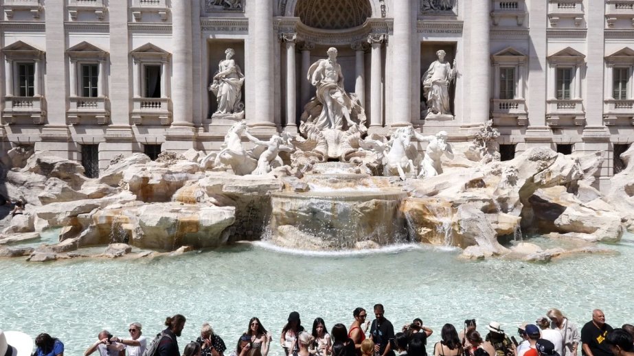 Romadakı Trevi fəvvarəsini ziyarət etmək ödənişli olub