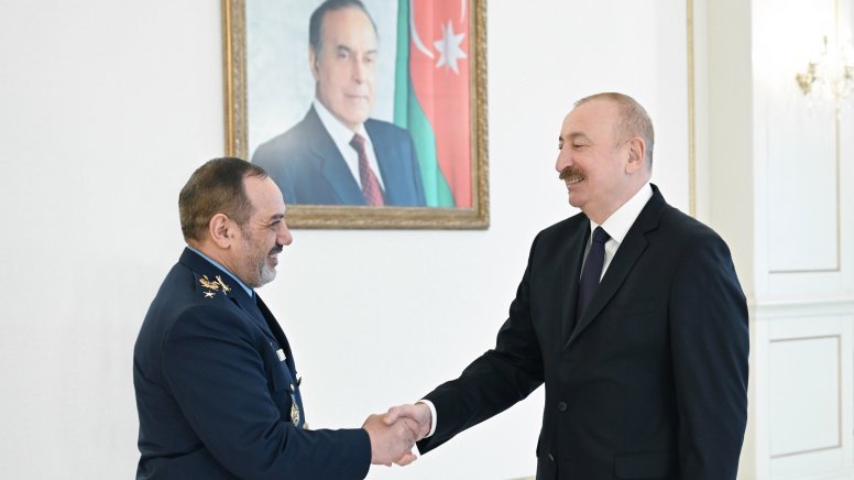Prezident İlham Əliyev İranın müdafiə və silahlı qüvvələrə dəstək nazirinin başçılıq etdiyi nümayəndə heyətini qəbul edib