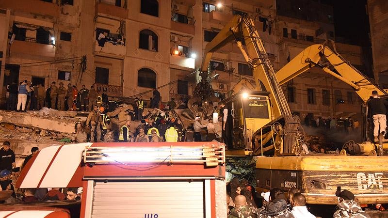 Lübnan'da bina çöktü: 14 ölü