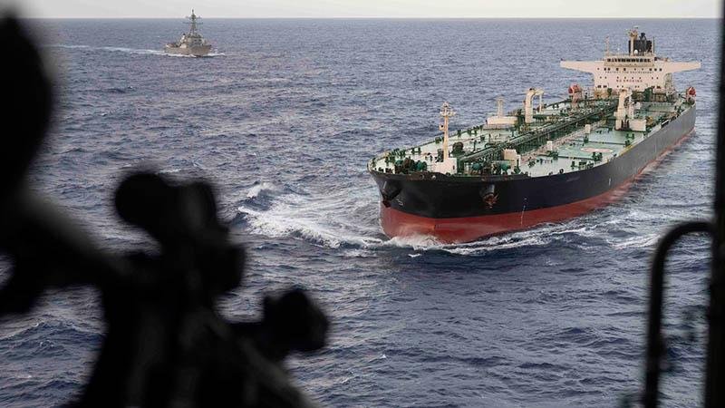 ABD güçleri Hint Okyanusu'nda petrol tankerine el koydu