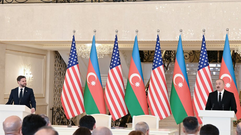 Prezident İlham Əliyev və ABŞ-nin Vitse-prezidenti Ceyms Devid Vens mətbuata bəyanatlarla çıxış ediblər