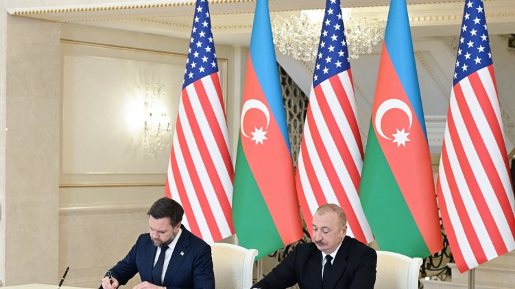 Bakıda “Azərbaycan Respublikası Hökuməti ilə Amerika Birləşmiş Ştatları Hökuməti arasında Strateji Tərəfdaşlıq Xartiyası”nın imzalanma mərasimi keçirilib