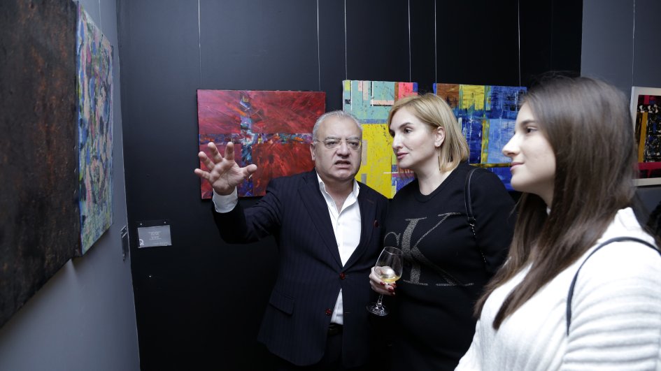 Rəssam Fuad Nəsirovun “Hisslər memarı” adlı fərdi sərgisi açılıb