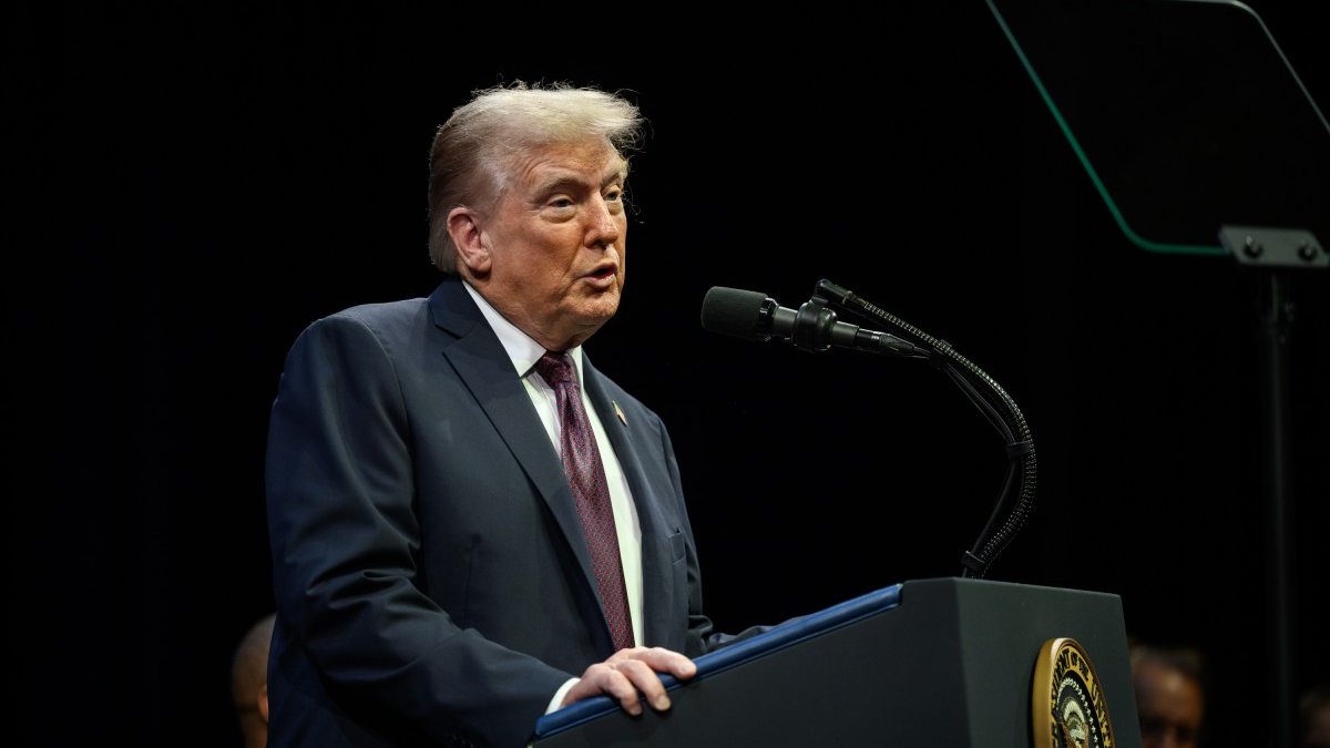 Trump plans April to visit China